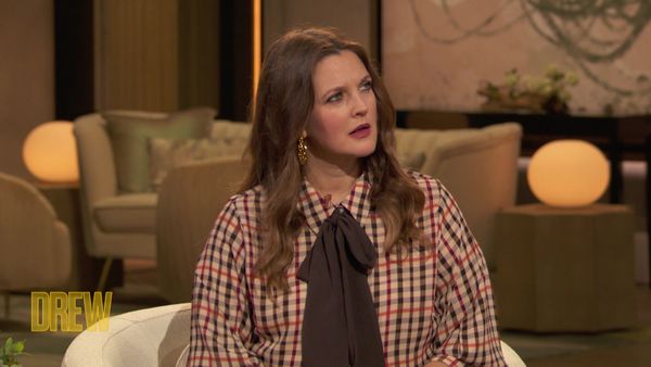 The Drew Barrymore Show - John Stamos, BAM Bus, Drew's News: Philadelphia Edition