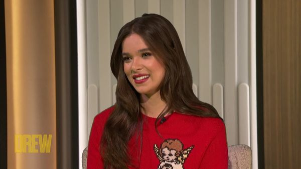 The Drew Barrymore Show - Hailee Steinfeld, Chicago Teacher Surprise, Drew's News: Thanksgiving Food Edition