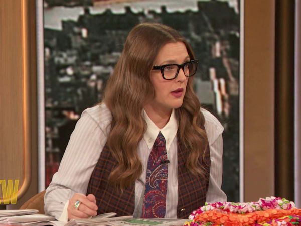 The Drew Barrymore Show - Beauty Week, Casey Wilson, Drew's News Ask A Deskpert Beauty Edition