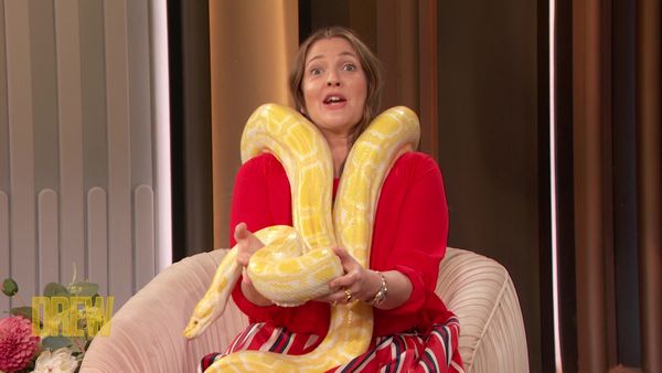 The Drew Barrymore Show - Craig Robinson, Aya Cash, Drew's News