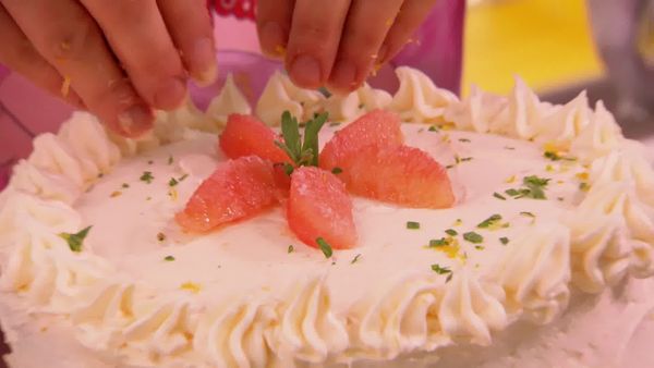 Sugar Showdown CA - Breakfast in Bed Cakes
