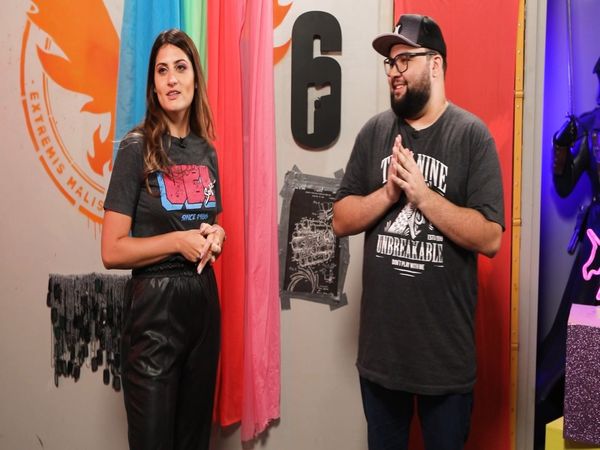 Mó Missão - Toddynho Dança Segurando Bandeja