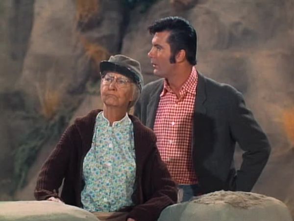 The Beverly Hillbillies - The Grunion Invasion