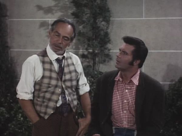 The Beverly Hillbillies - Hotel for Women