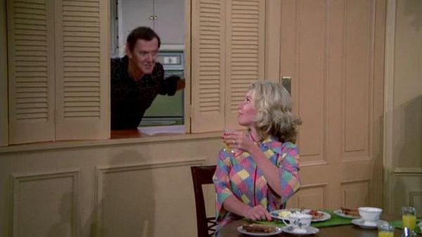 The Odd Couple - Gloria Moves In