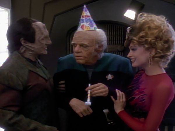 Star Trek: Deep Space Nine - Distant Voices