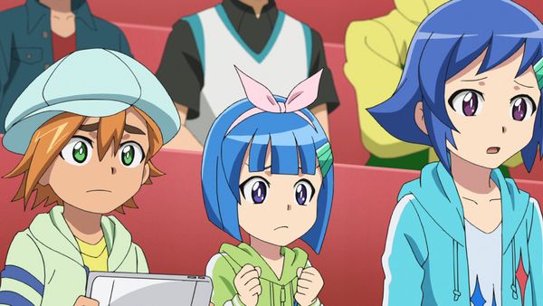 Beyblade Burst - Ataque surpresa! Satomb Cinético!