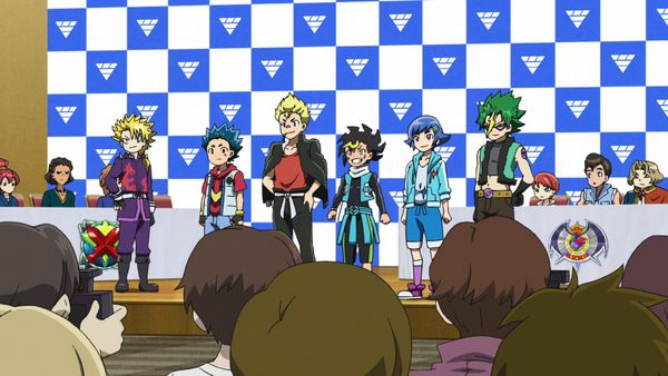 Beyblade Burst - Confronto de Mundos! Em casa!