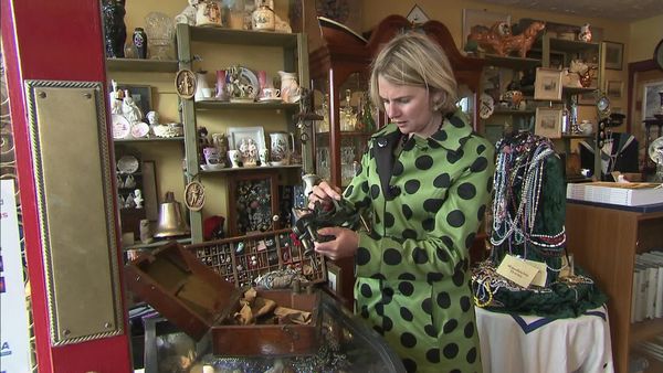 Antiques Road Trip - Phillip Serrell and Catherine Southon, Day 2