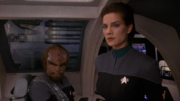 Star Trek: Deep Space Nine - The Darkness And The Light