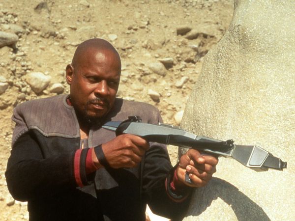 Star Trek: Deep Space Nine - Rocks And Shoals