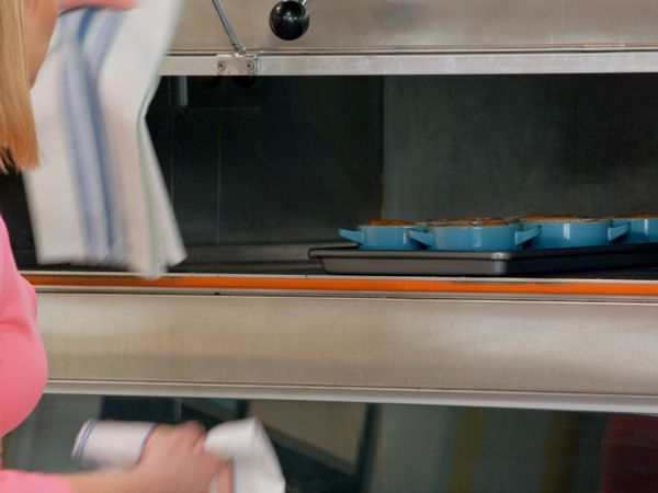 Bake With Anna Olson - Syrupy Desserts