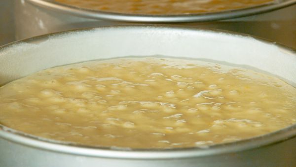 Bake With Anna Olson - Lemon Cakes