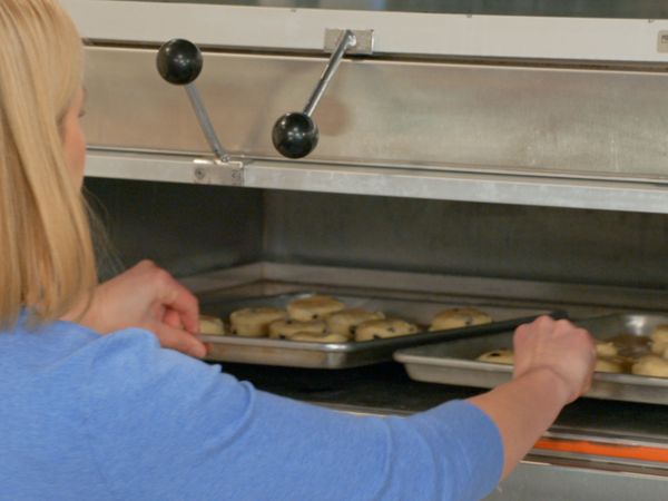 Bake With Anna Olson - Tea Cakes
