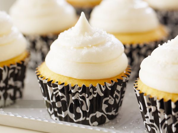 Bake With Anna Olson - Cupcakes