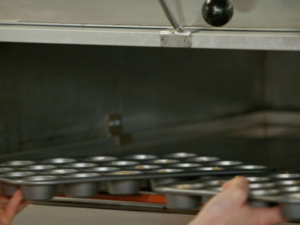 Bake With Anna Olson - Muffins