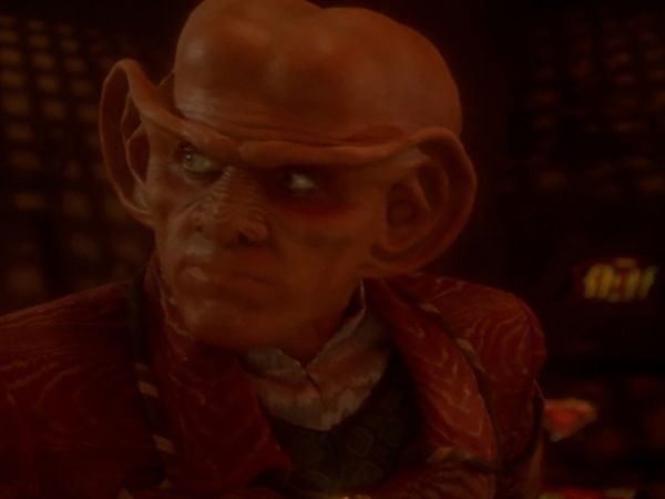Star Trek: Deep Space Nine - Shadows And Symbols