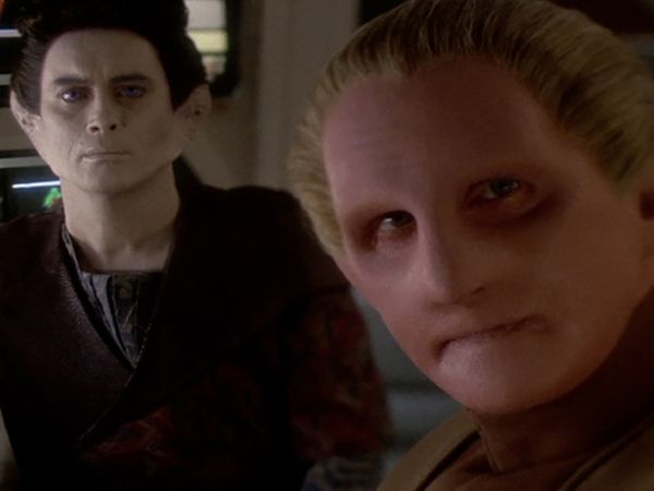 Star Trek: Deep Space Nine - Treachery, Faith and the Great River