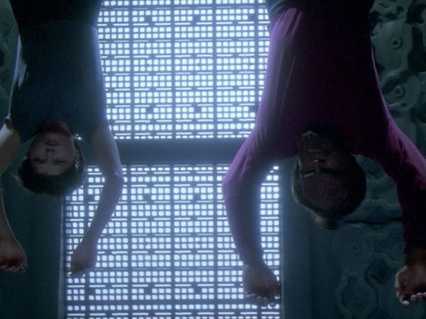 Star Trek: Deep Space Nine - Strange Bedfellows