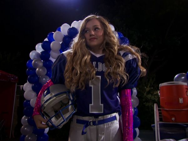 Bella e os Bulldogs - Nova Quarterback, Parte 2