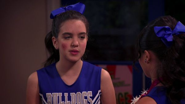 Bella and the Bulldogs LT - Saliendo con el Enemigo