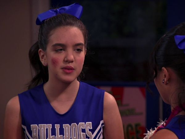 Bella and the Bulldogs LT - Saliendo con el Enemigo