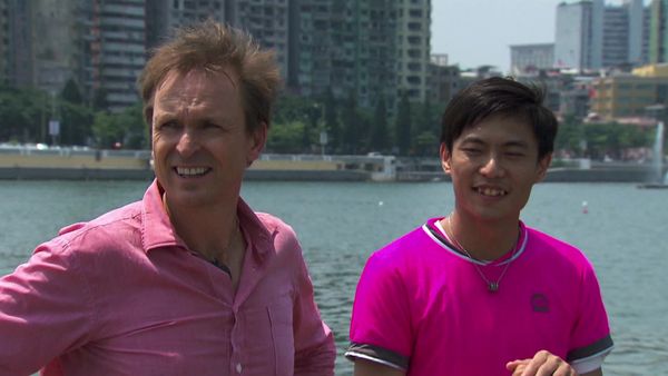 The Amazing Race - It's Not Easy Beating Green