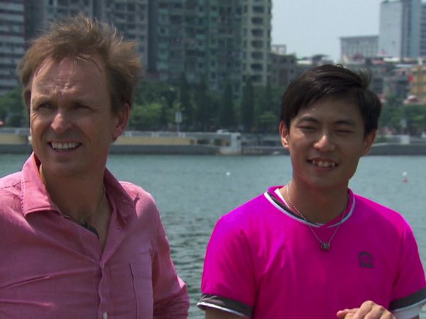 The Amazing Race - It's Not Easy Beating Green