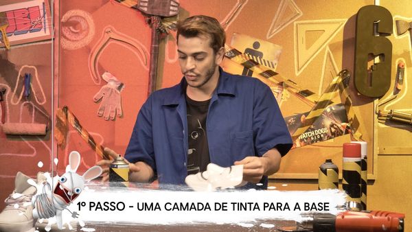 Ubi Custom - Fiz O Cosplay Do Smoke De Rainbow Six