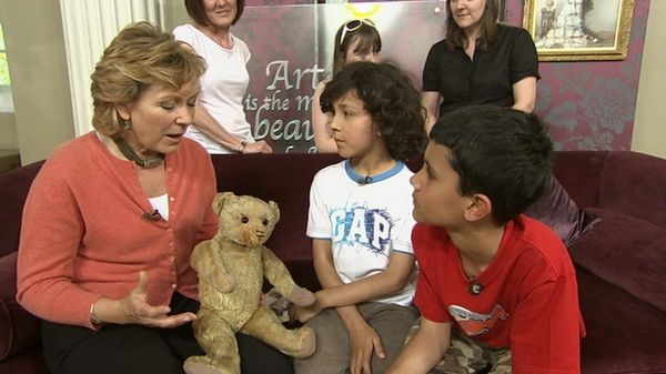 Antiques Roadshow - Banqueting House, London - Part 1