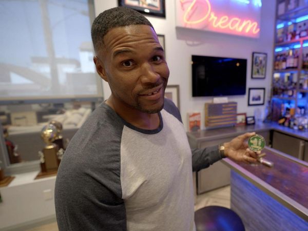 MTV Cribs NO - Michael Strahan / Adrienne Bailon and Israel Houghton