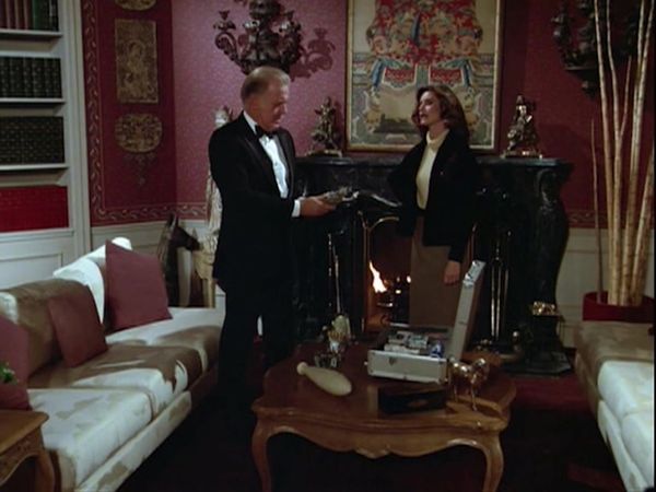 Remington Steele - Scatole cinesi