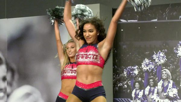 Dallas Cowboys Cheerleaders: Making the Team - Gettin' Real