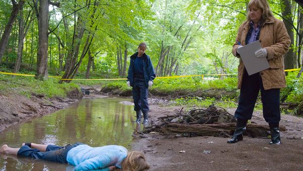Les Eaux Troubles du Crime - La Proie