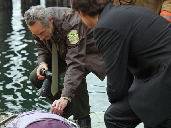 Les Eaux Troubles du Crime - POUR UNE LIASSE DE MENSONGES