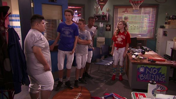 Bella and the Bulldogs LT - No se aceptan sustitutos