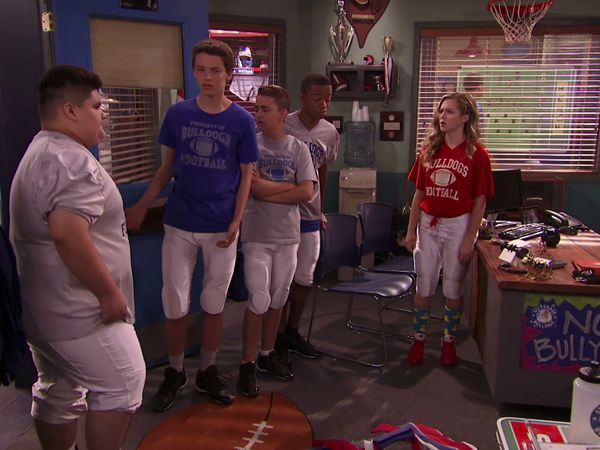 Bella and the Bulldogs LT - No se aceptan sustitutos