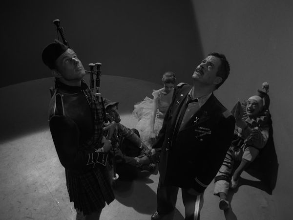 The Twilight Zone - Five Characters in Search of an Exit