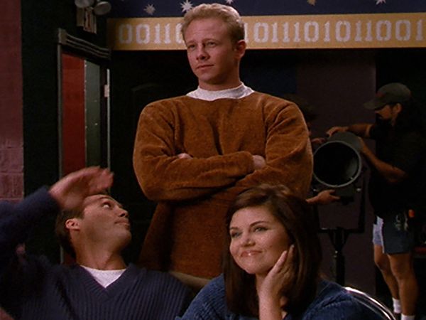 Beverly Hills, 90210 - Friends In Deed