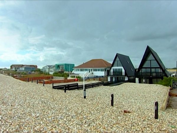 Fantasy Homes by the Sea - Chichester & Lymington