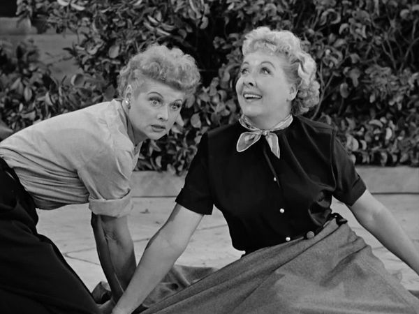 I Love Lucy - Lucy Visits Grauman's