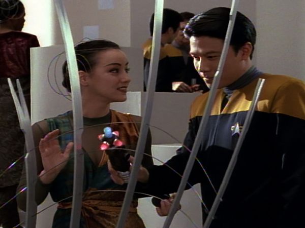 Star Trek: Voyager - Prime Factors