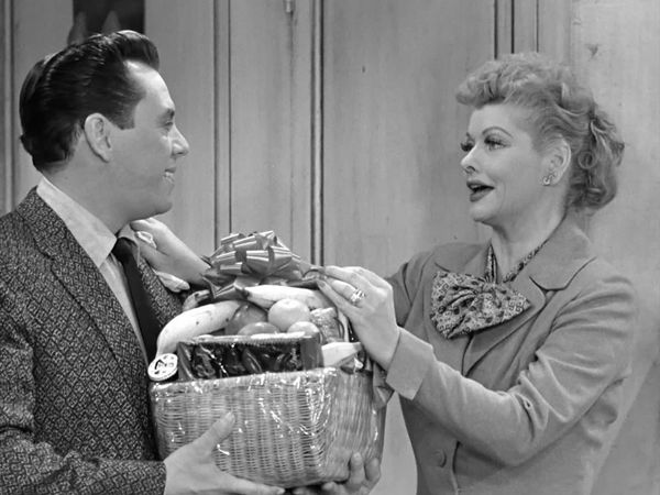 I Love Lucy - Lucy Misses The Mertzs
