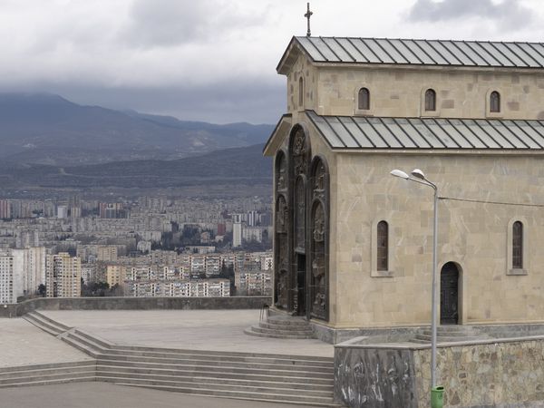 Epic Exploring: Going Local (LAS) - Tbilisi