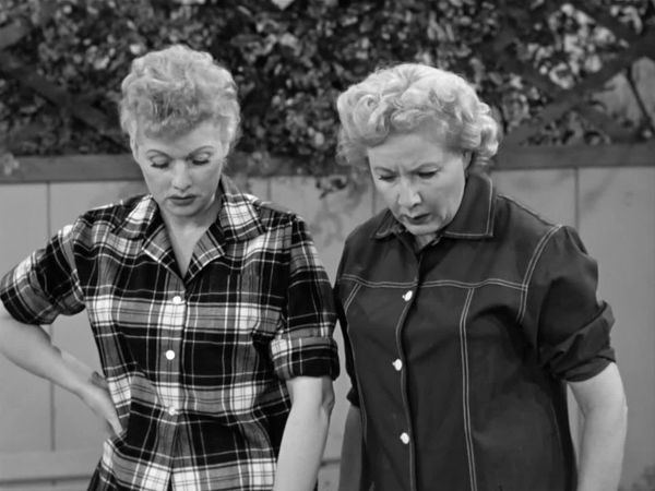 I Love Lucy - Building a Bar-B-Q