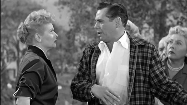 I Love Lucy - Lucy Raises Tulips