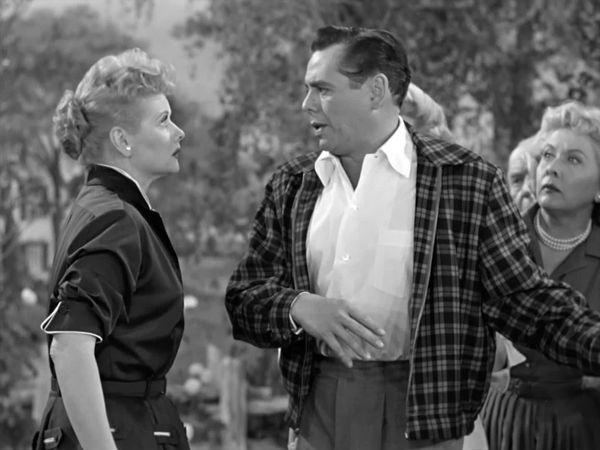 I Love Lucy - Lucy Raises Tulips
