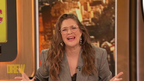 The Drew Barrymore Show - Drew's News at Comic Con with Jaime Lee Curtis