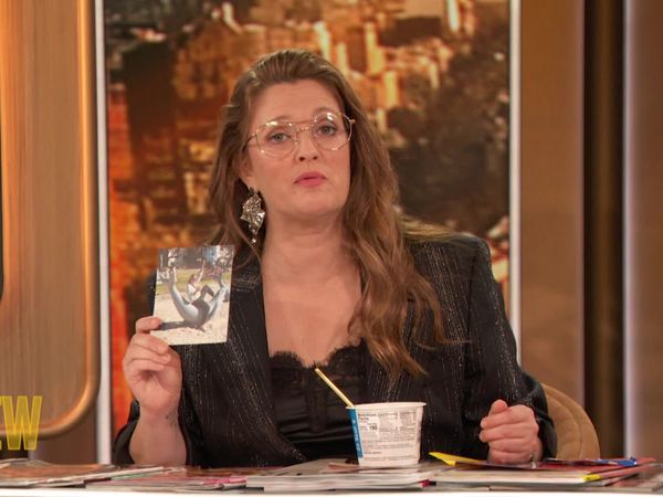 The Drew Barrymore Show - Drew's News, Bridesmaid Who Went Viral For Eating Wrong Cake