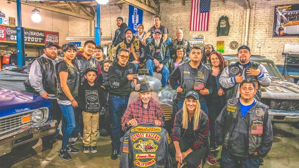 Car Crews with Supercar Blondie (LAS) - Los Angeles